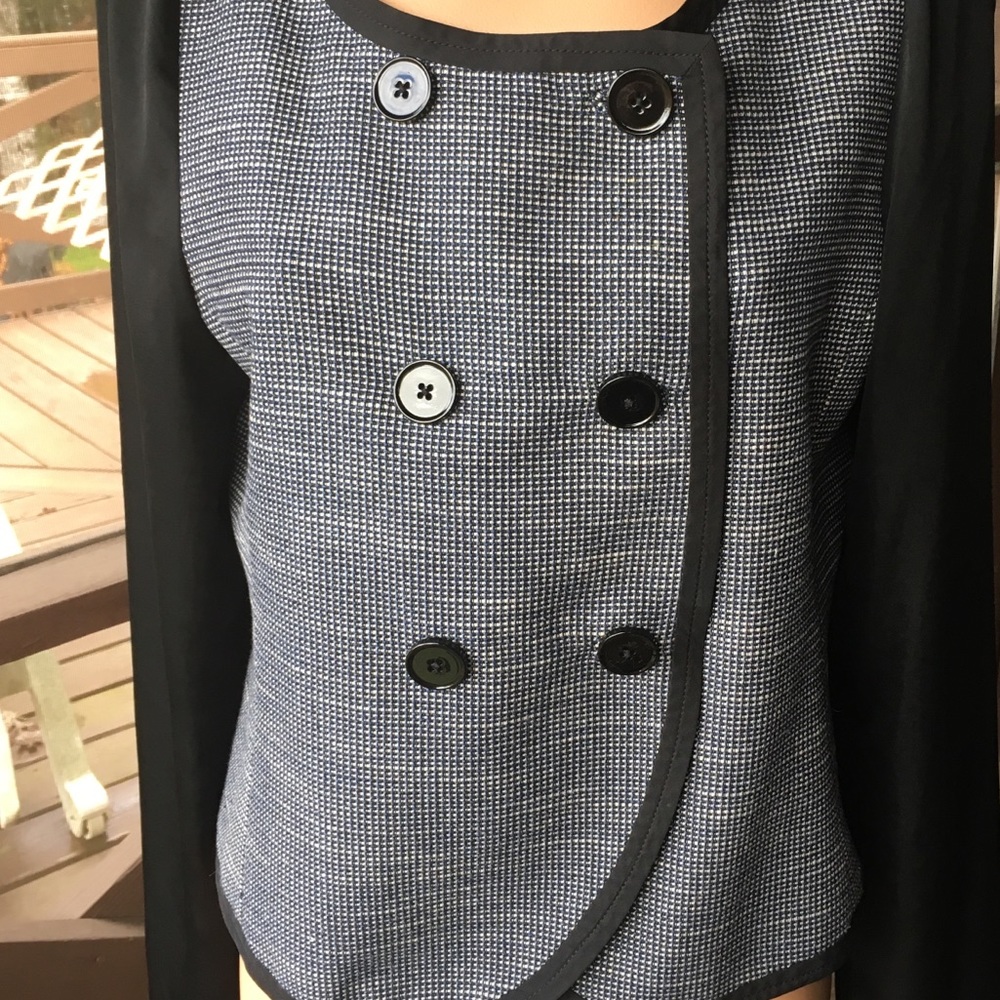 GAP B&W Button-Up Jacket - Picture 2 of 9